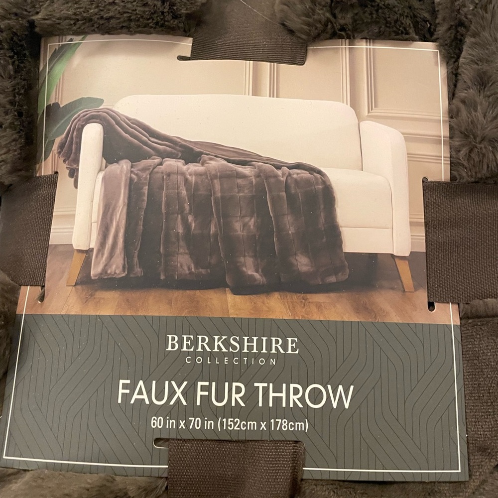 Berkshire Brown Faux Fur Blanket New